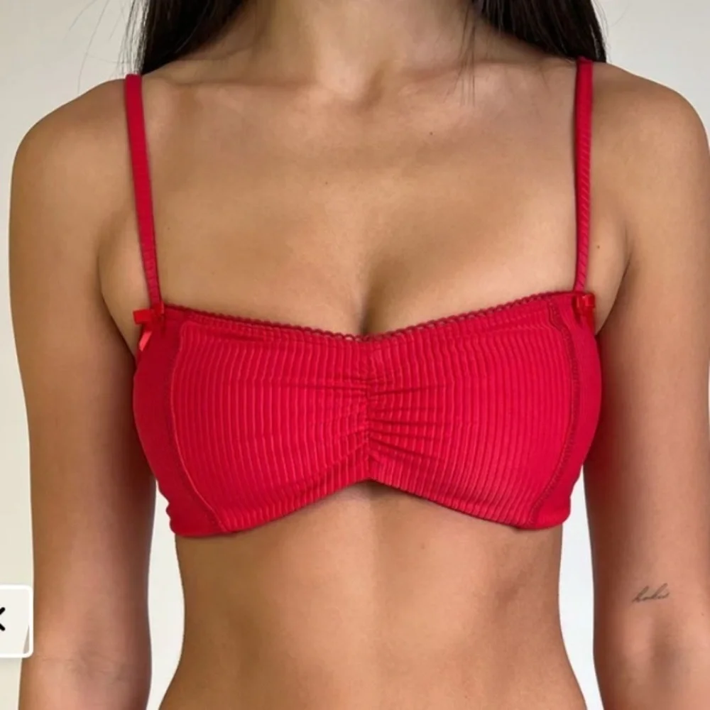 New! Frankie’s Bikinis Cleo Ribbed Bikini Top Red 10711